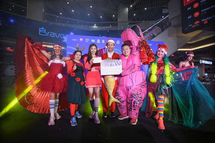 Bravo Go Run! งานวิ่งกลางห้างสุดสร้างสรรค์เติมสีสันด้วยธีมเทศกาลปลายปี เพื่อประชาสัมพันธ์ลู่วิ่งในห้าง Bravo BKK